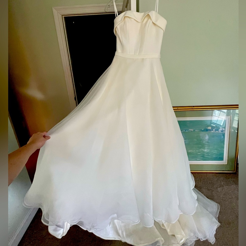 Classic Justin Alexander Strapless Wedding Dress. Never worn.